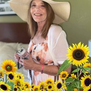 Meet your Posher, Cynthia